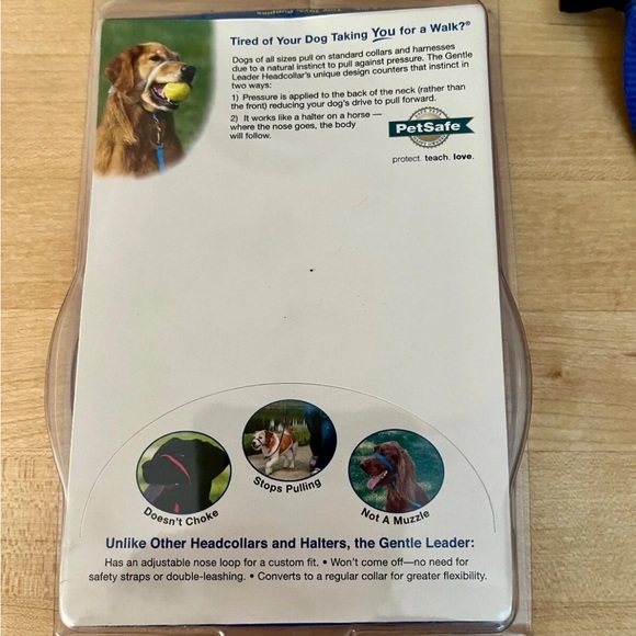 PetSafe Dog Gentle Leader Headcollar SZ Small Royal Blue Up to 25 lbs Dogs CD - Picture 4 of 5